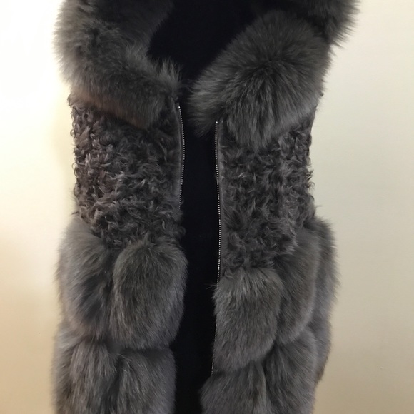 Beautiful soft Real fox fur vest - Picture 2 of 7